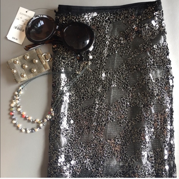 Express Short double lined fancy sequins miniskirt - Picture 1 of 8